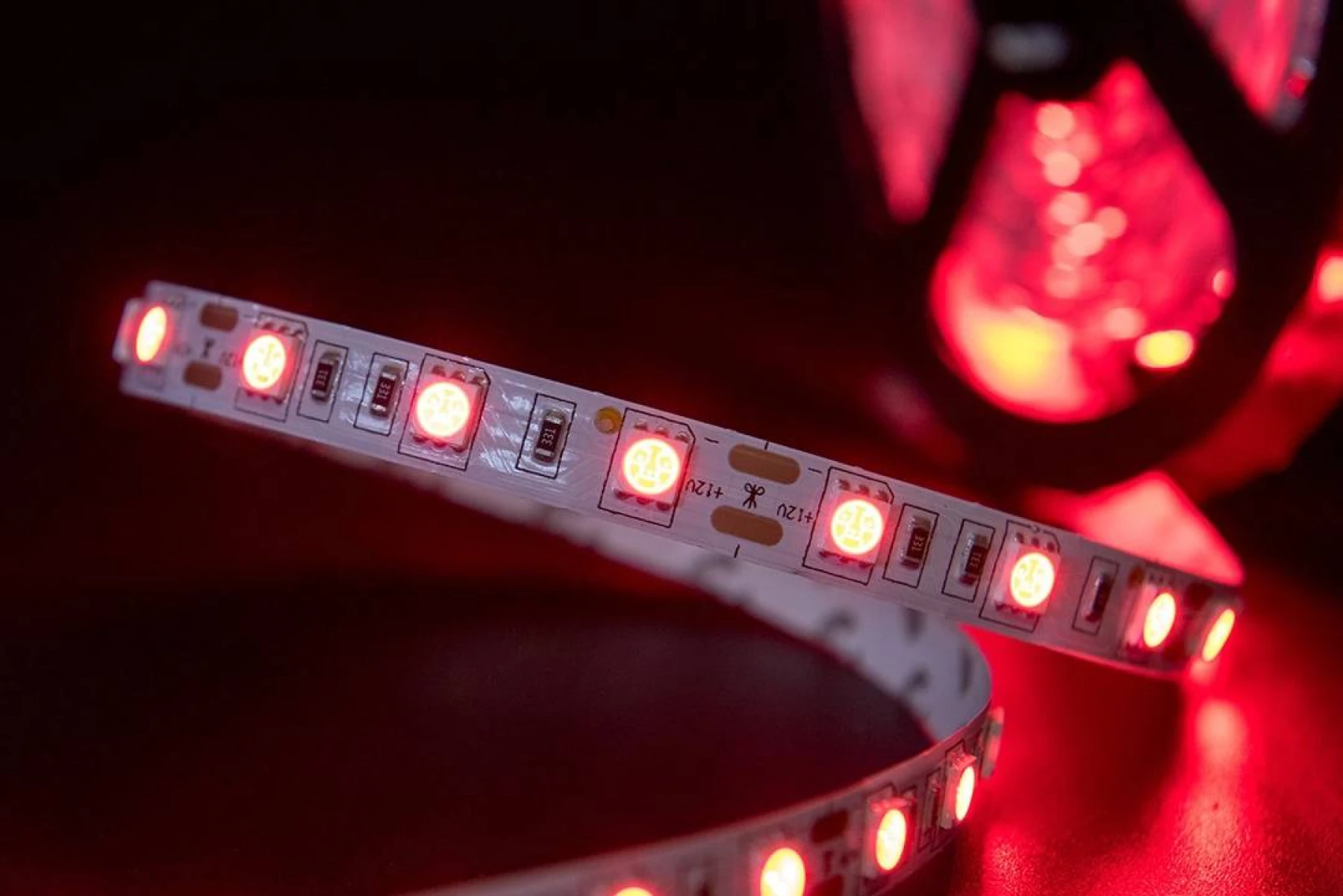 Лента светодиодная эконом 5050, 60 LED/м, 14,4 Вт/м, 12В , IP20, Цвет: Красный