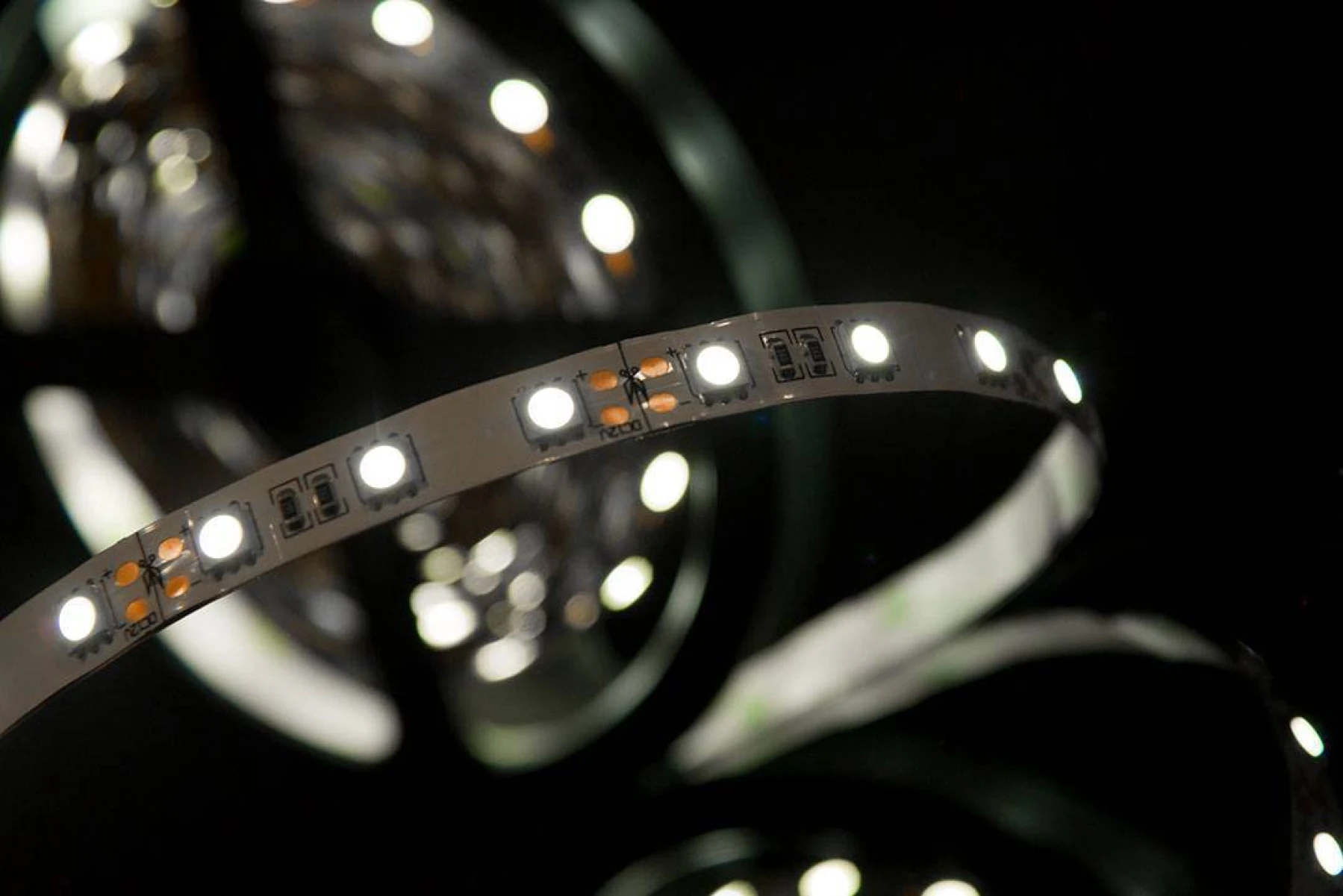 Лента светодиодная стандарт 5050, 60 LED/м, 14,4 Вт/м, 12В , IP20, Цвет: Нейтральный белый