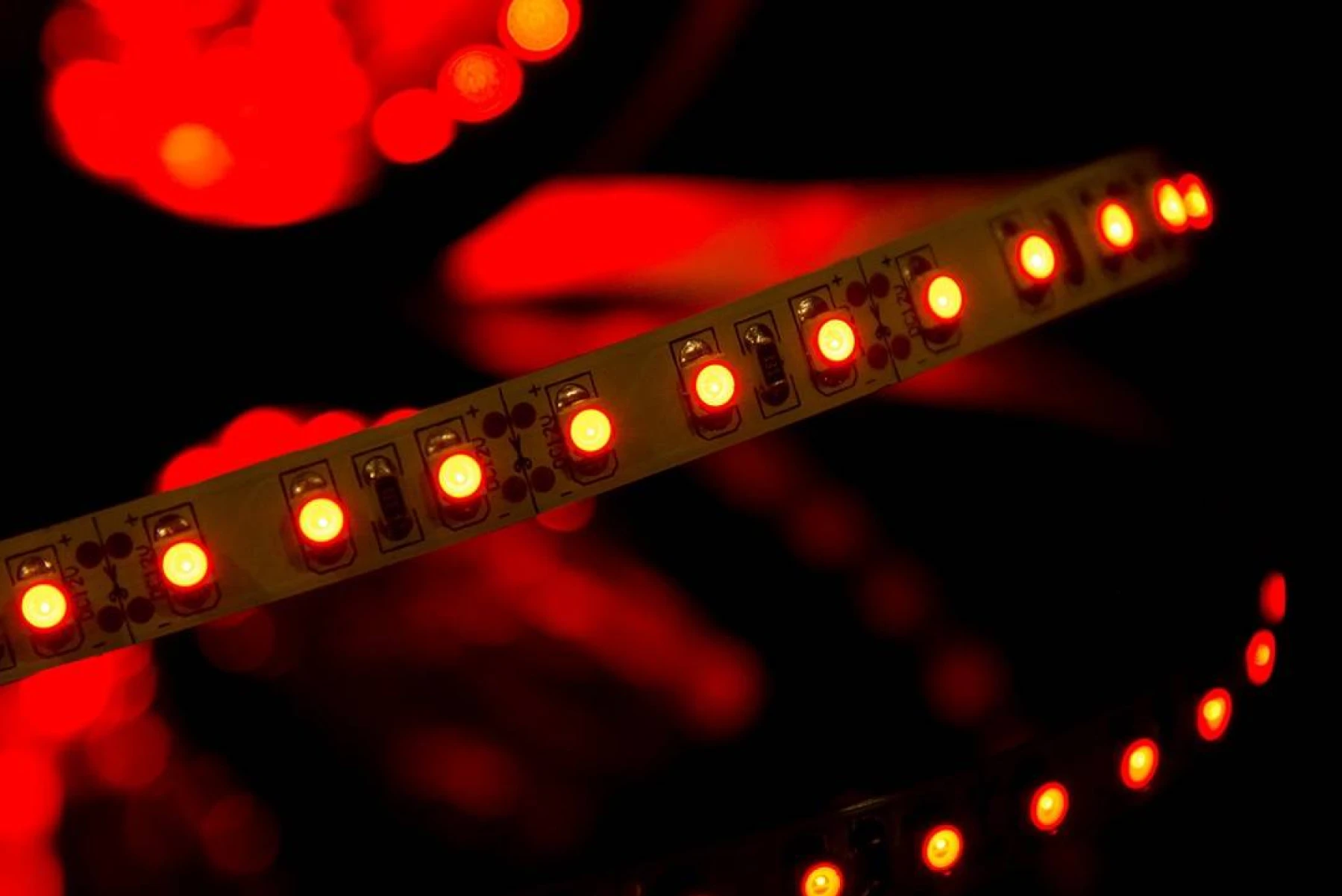 Светодиодная лента 12В 9.6Вт цвет желтый IP20